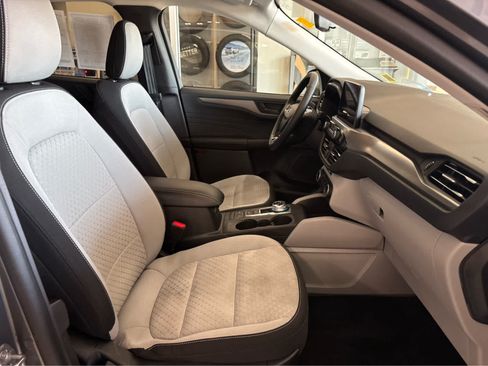 Used 2023 Ford Escape Active AWD/4WD image 36