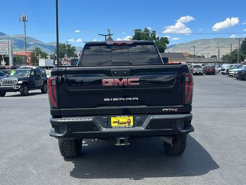 Used 2024 GMC Sierra 2500 AT4 w/ AT4 Premium Plus Package AWD/4WD image 6