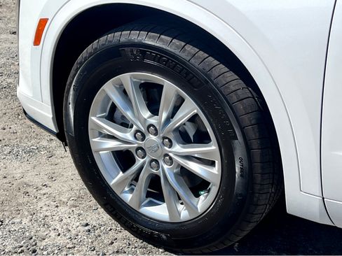 New 2025 Cadillac XT6 Luxury FWD image 25