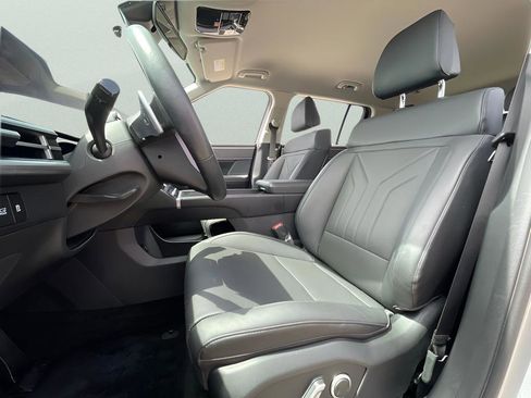 Used 2025 Hyundai Santa Fe SEL image 13