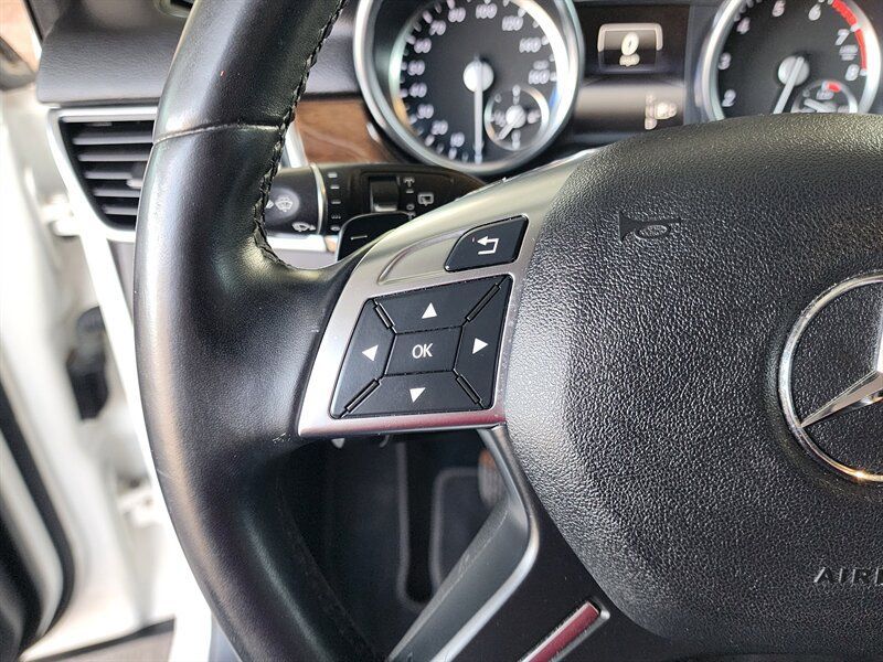 Used 2015 Mercedes-Benz ML 350 4MATIC w/ Premium 1 Package image 35