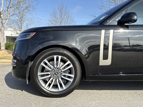 Used 2023 Land Rover Range Rover SE image 9