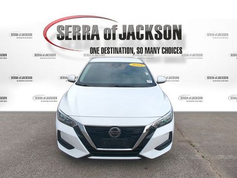 Used 2021 Nissan Sentra SV image 3