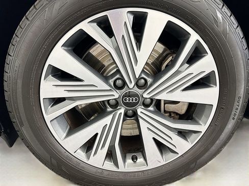 Used 2023 Audi Q4 e-tron Premium Plus w/ Premium Plus image 29