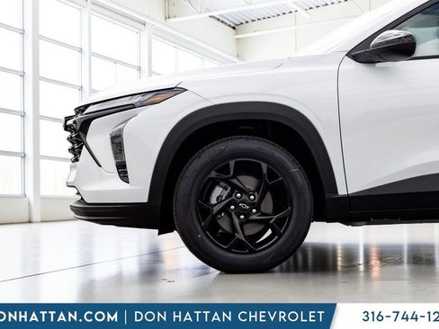 New 2026 Chevrolet Trax LT w/ Driver Confidence Package FWD image 29