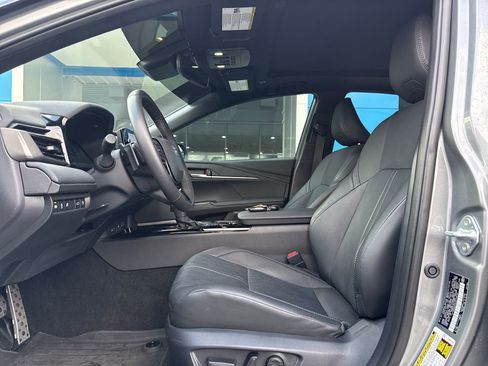 Used 2025 Toyota Camry XSE image 11