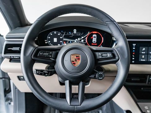 Certified 2025 Porsche Macan 4 Electric image 17