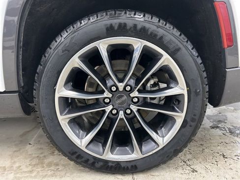 Used 2022 Jeep Wagoneer Series III w/ Premium Group I image 7