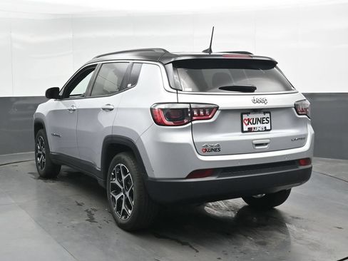 Used 2025 Jeep Compass Limited AWD/4WD image 10