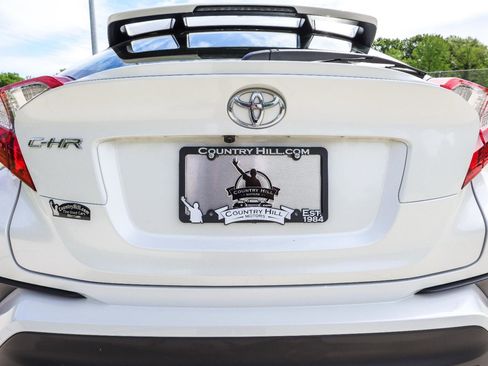 Used 2020 Toyota C-HR XLE FWD image 38