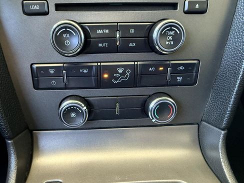 Used 2014 Ford Mustang Coupe RWD image 17