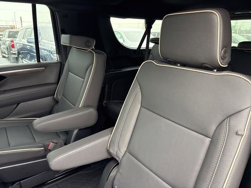 New 2025 Chevrolet Suburban Premier image 15