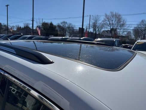 Certified 2023 Jeep Grand Cherokee L Limited image 9