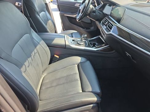 Used 2021 BMW X7 xDrive40i w/ Premium Package AWD/4WD image 11