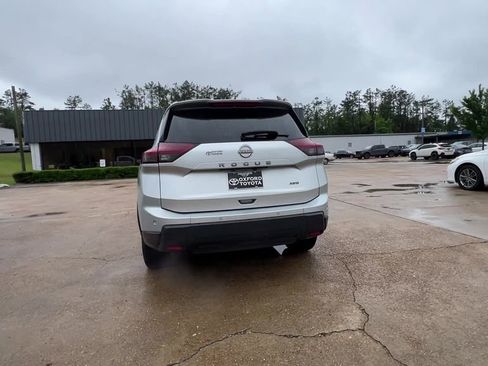 Used 2024 Nissan Rogue S AWD/4WD image 5