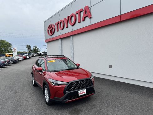 Used 2022 Toyota Corolla Cross LE w/ Moonroof Package AWD/4WD image 1