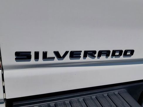 Used 2022 Chevrolet Silverado 2500 Custom w/ Custom Convenience Package AWD/4WD image 39