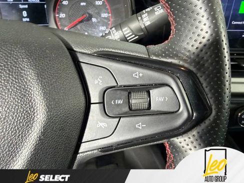 Used 2024 Chevrolet Trax RS FWD image 16