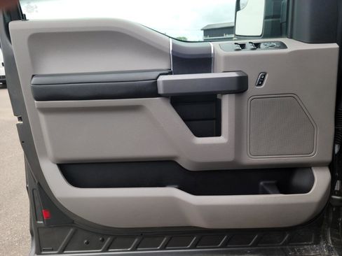 Used 2018 Ford F150 XLT AWD/4WD image 8