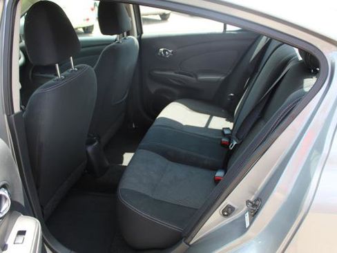 Used 2014 Nissan Versa SV image 12