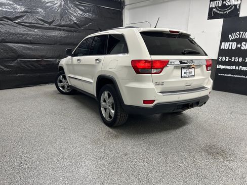 Used 2011 Jeep Grand Cherokee Limited w/ Trailer Tow Group image 3