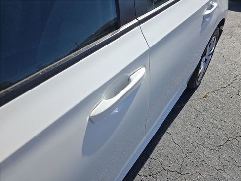 Used 2022 Honda Civic LX image 12