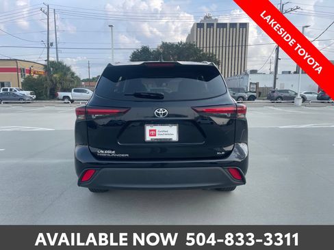 Certified 2024 Toyota Highlander XLE FWD image 5