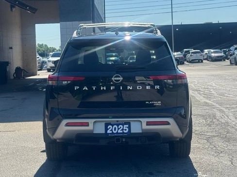 Used 2025 Nissan Pathfinder Platinum AWD/4WD image 6