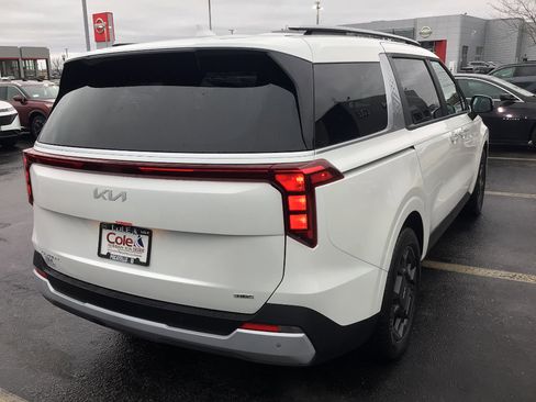 New 2026 Kia Carnival EX image 5