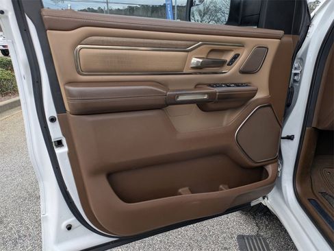 Used 2019 RAM 1500 Limited image 9