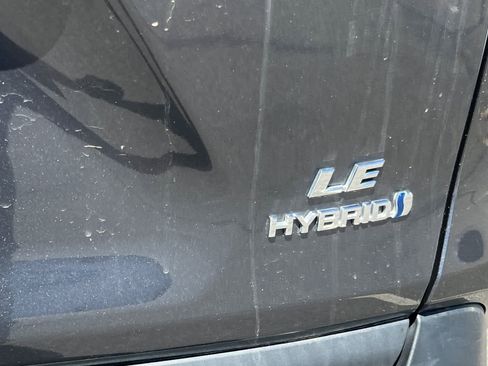 Used 2021 Toyota RAV4 LE AWD/4WD image 21