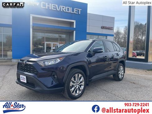 Used 2020 Toyota RAV4 XLE Premium image 1