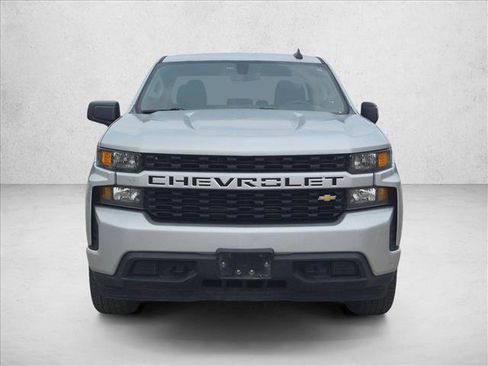 Used 2020 Chevrolet Silverado 1500 Custom w/ Custom Value Package RWD image 2
