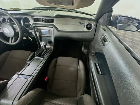 Used 2012 Ford Mustang Convertible image 11