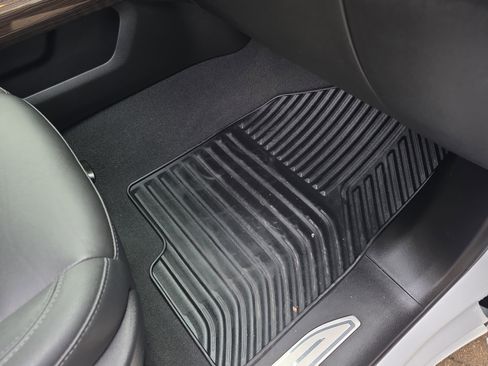 Used 2023 Chevrolet Silverado 1500 LT w/ Leather Package image 30