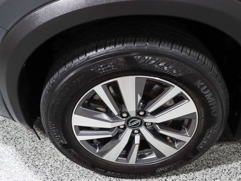 Used 2023 Nissan Pathfinder SL FWD image 11