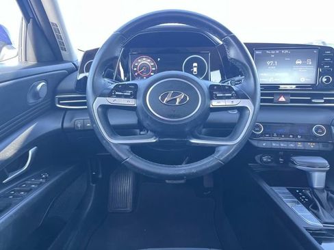 Certified 2022 Hyundai Elantra SEL w/ Convenience Package FWD image 13