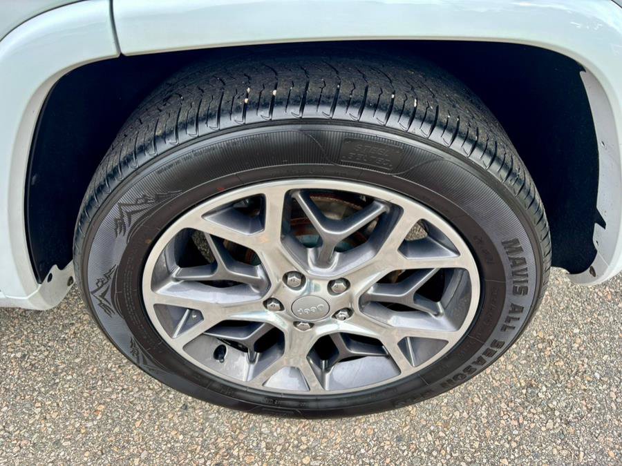 Used 2020 Jeep Grand Cherokee Overland AWD/4WD image 33