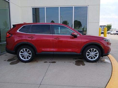 Used 2024 Honda CR-V EX image 5