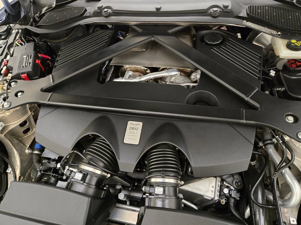 Used 2025 Aston Martin DB12 Coupe RWD image 26