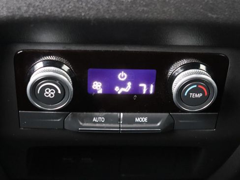 Used 2025 Buick Enclave Preferred image 23