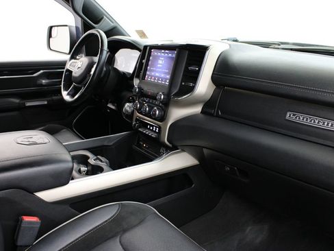 Used 2019 RAM 1500 Laramie w/ Sport Appearance Package AWD/4WD image 25