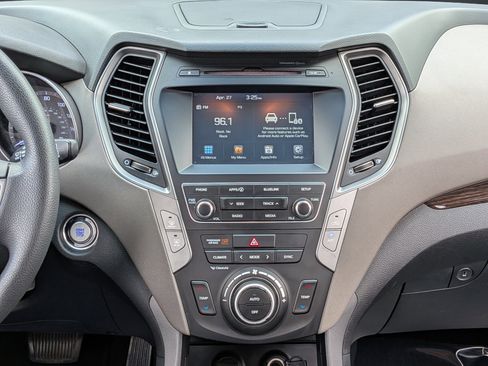 Used 2018 Hyundai Santa Fe Sport w/ 2.4L Value Package 02 FWD image 19
