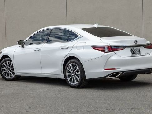 Used 2025 Lexus ES 350 w/ Accessory Package (Z2) FWD image 3