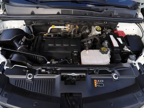 Used 2021 Chevrolet Trax LT w/ Redline Edition image 36