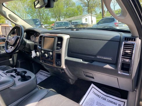 Used 2016 RAM 1500 Laramie image 30