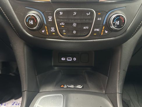 Used 2019 Chevrolet Equinox Premier w/ LPO, Floor Liner Package image 32