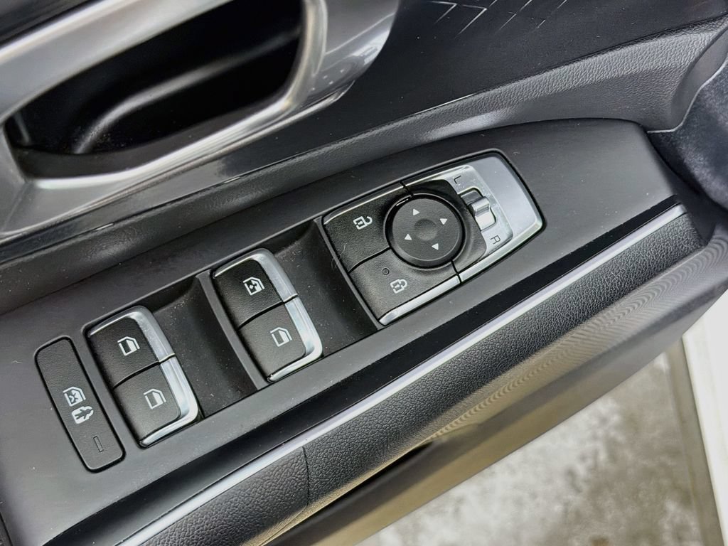 Certified 2023 Kia Sorento LX FWD image 17
