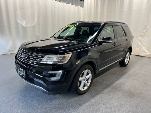 Used 2016 Ford Explorer XLT w/ Equipment Group 202A AWD/4WD image 1