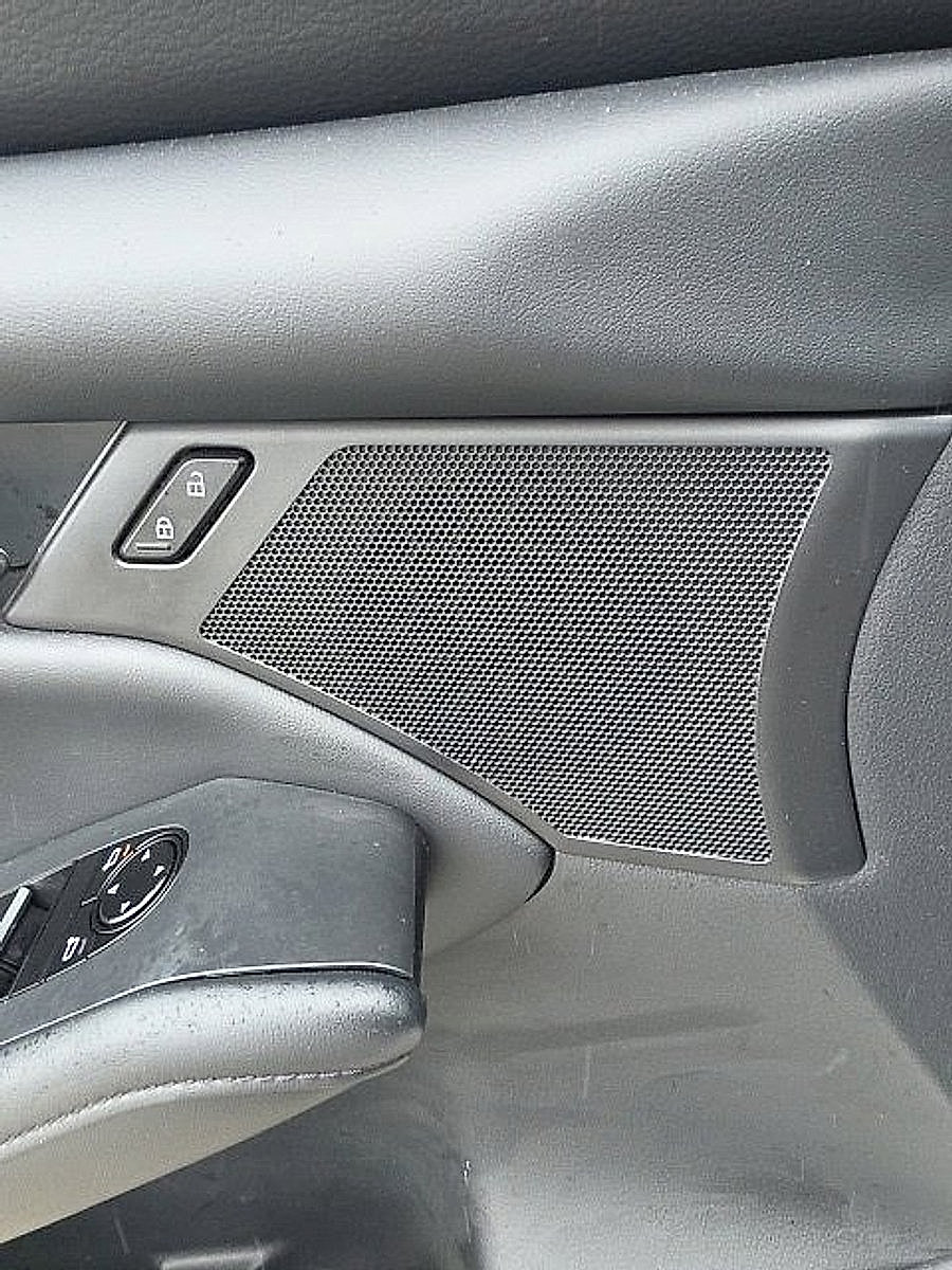 Used 2023 MAZDA MAZDA3 s FWD image 7